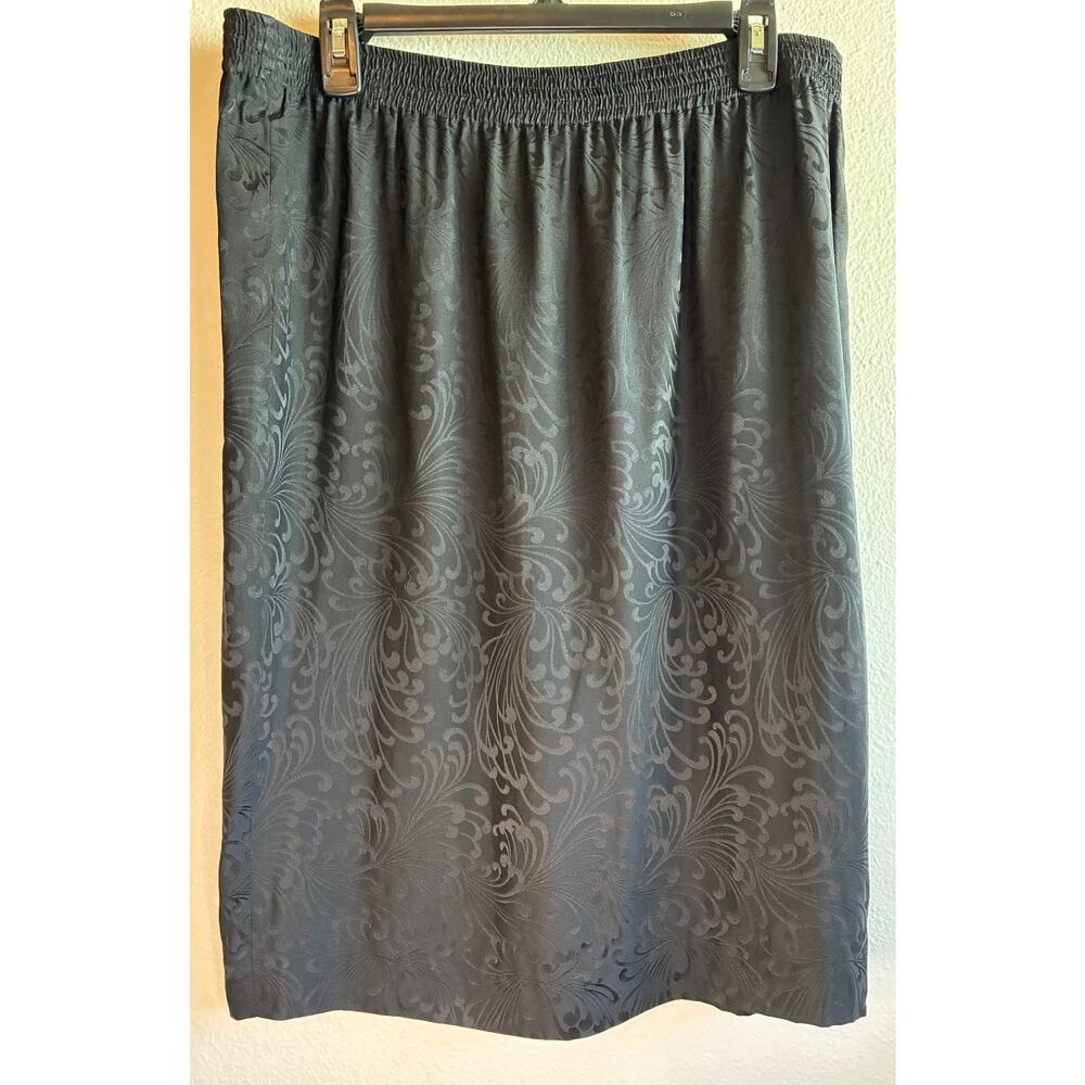 VTG PAPELL PETITES | 100% Silk Black Knee Length Skirt Floral | Size 8P